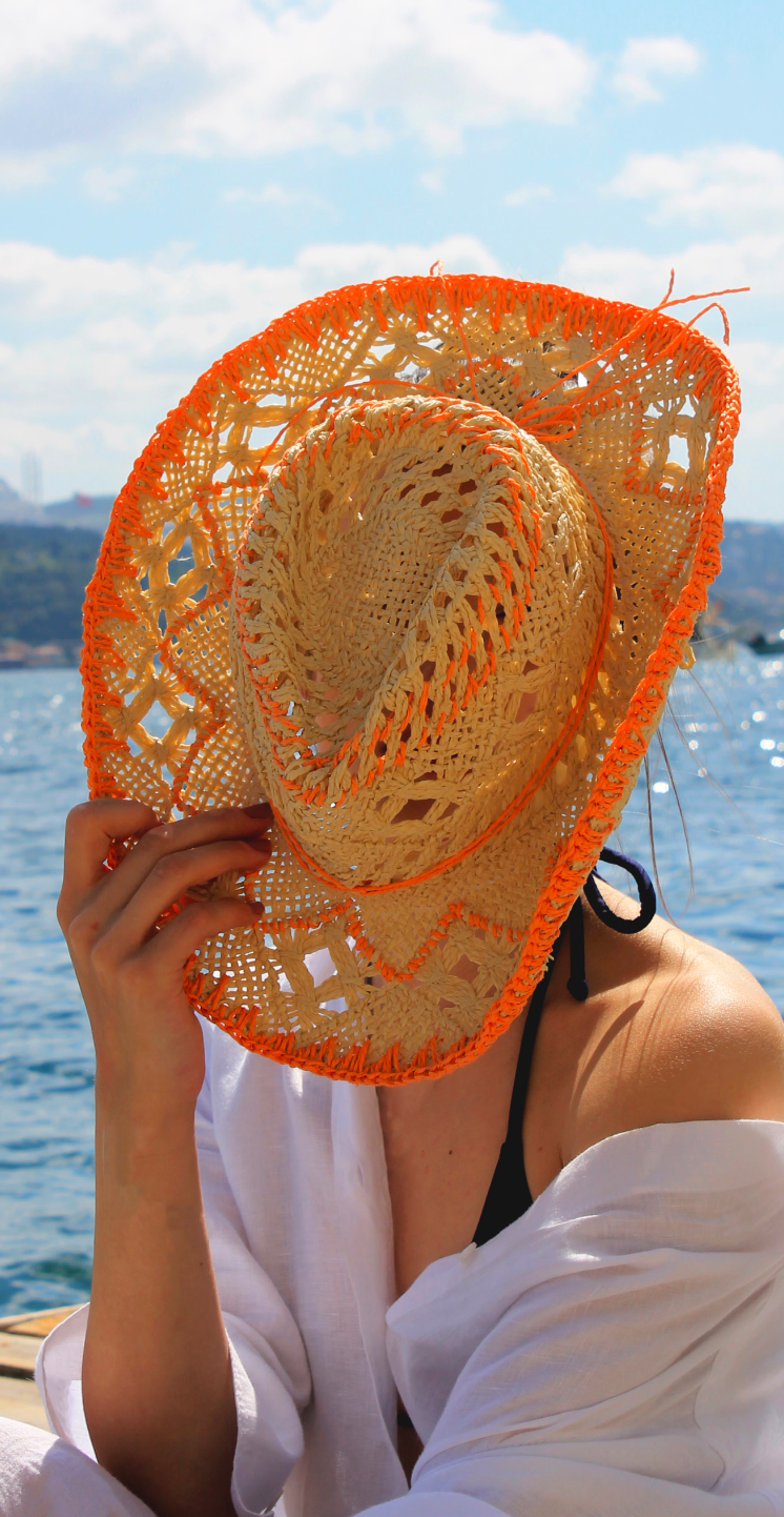 Straw Cowboy Hat in Beige
