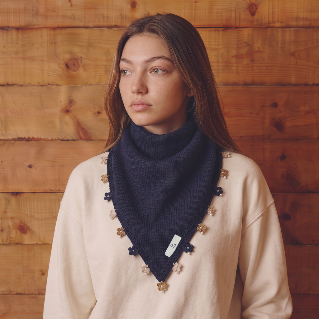 Lacivert Küçük İşlemeli Bandana
