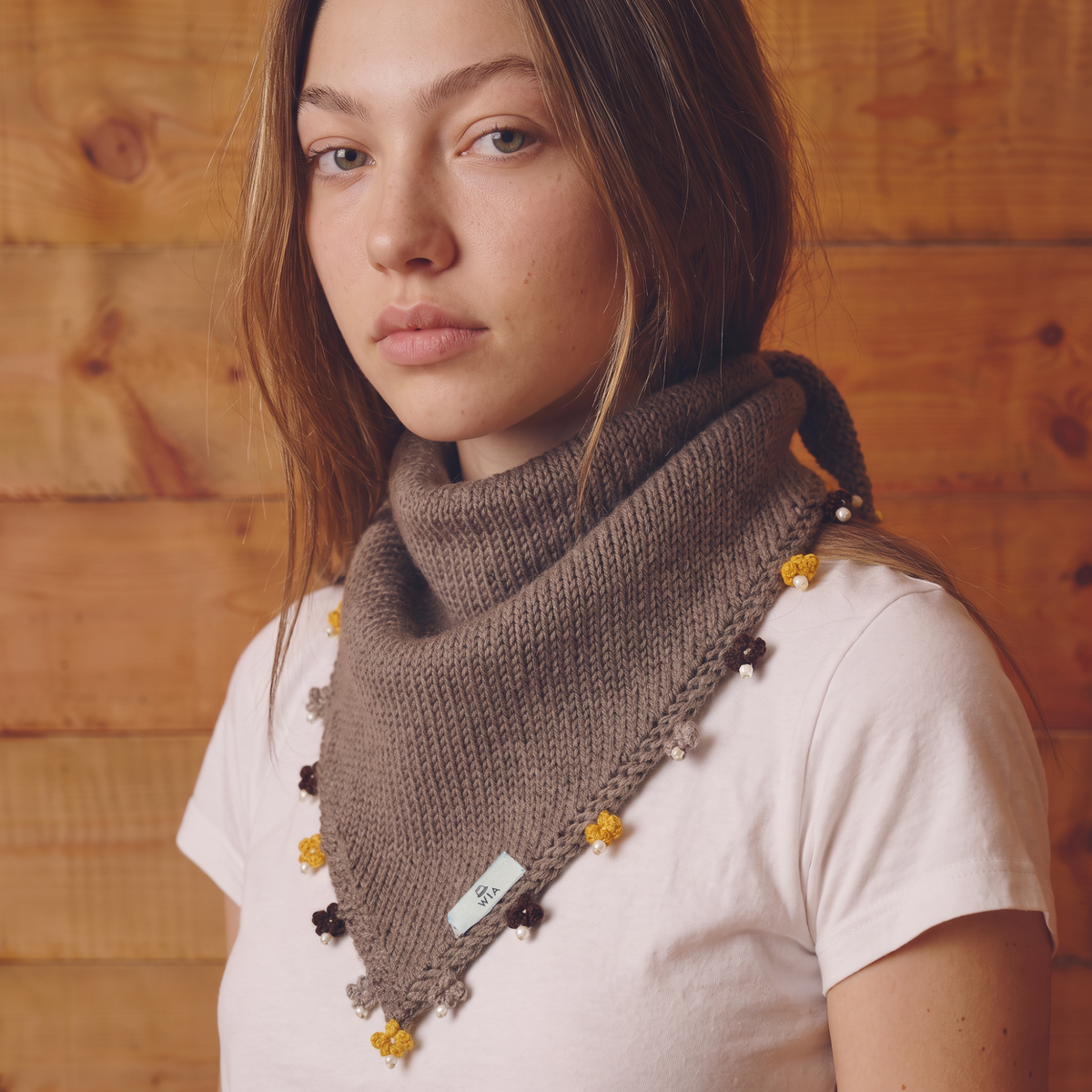 Gri Küçük İşlemeli Bandana