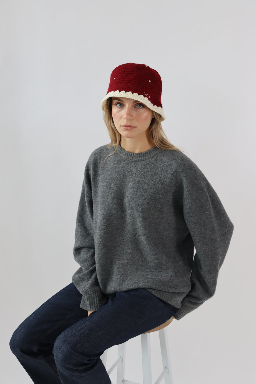 Gem Bucket Hat in Dark Red